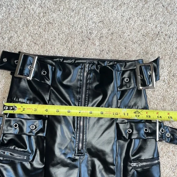 Black leather pants by Shein - Picture 8 of 11